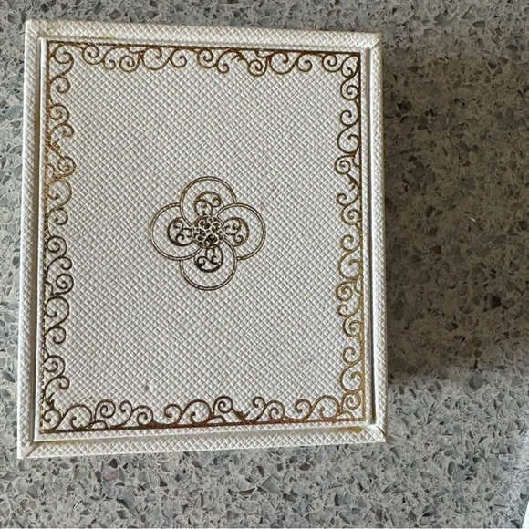 Heart of the Ocean Necklace - Picture 11 of 11